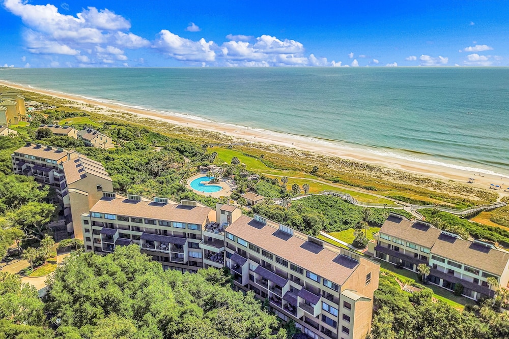 Beautifully Updated Condo in Amelia Island Plantation With Balcony & Pool — Beach in Amelia Island, Florida