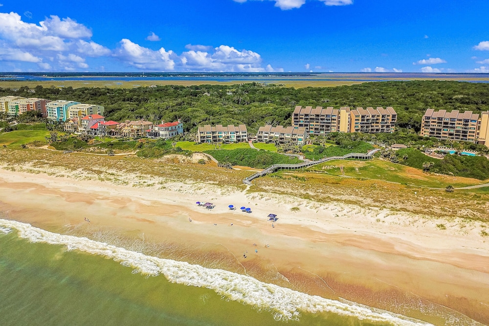 Beautifully Updated Condo in Amelia Island Plantation With Balcony & Pool — Beach in Amelia Island, Florida
