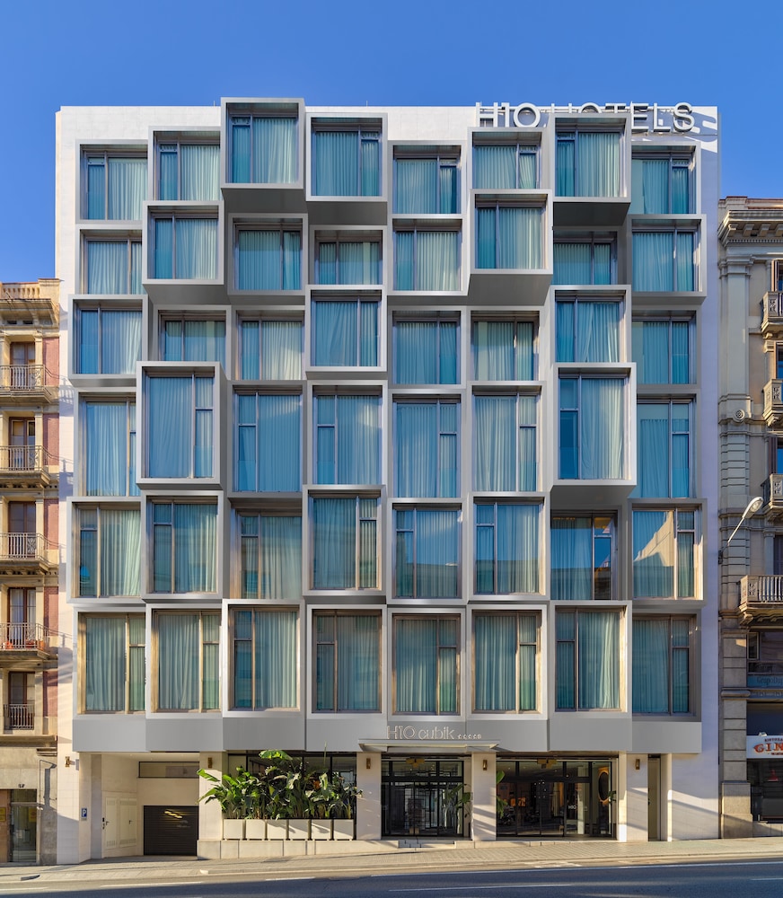 H10 Cubik — Hotel building in Barcelona, Catalonia