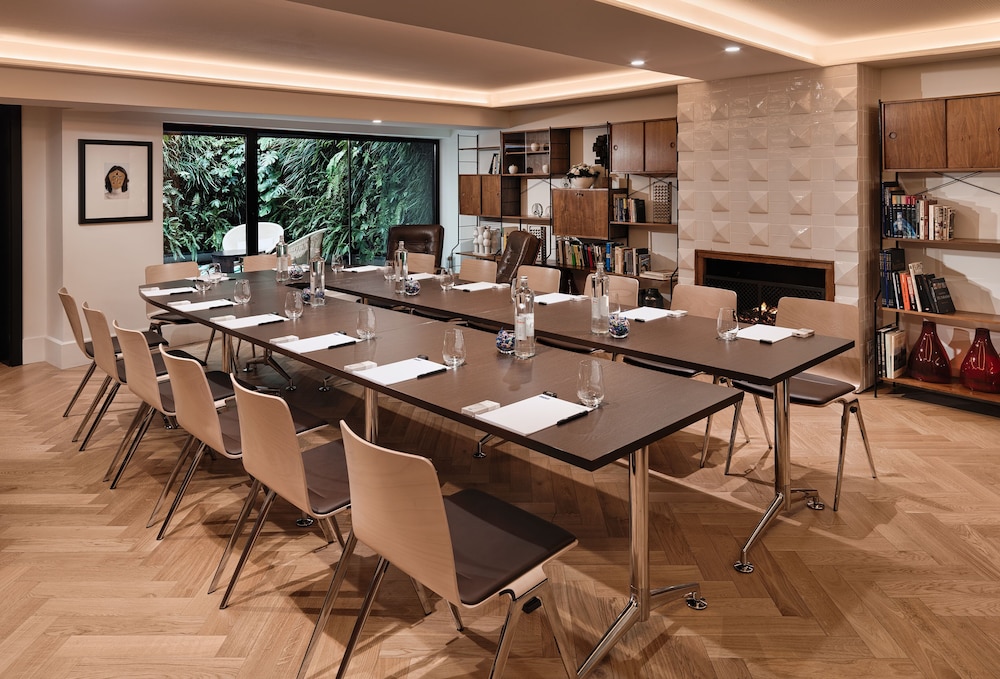 H10 Cubik — Hotel building in Barcelona, Catalonia