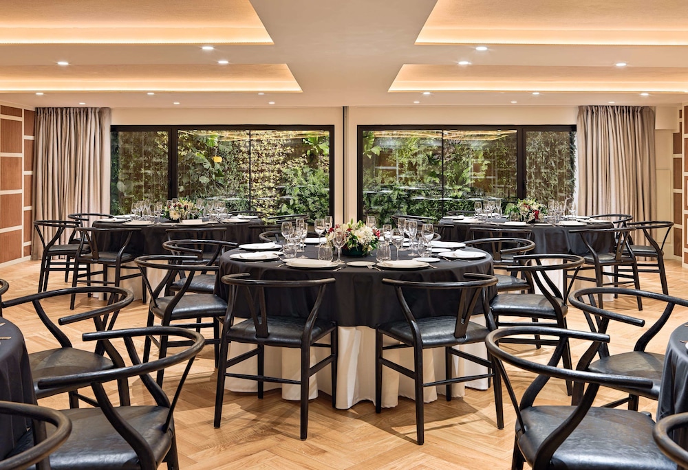 H10 Cubik — Restaurant & bars in Barcelona, Catalonia
