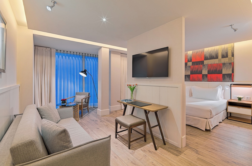 H10 Cubik — Hotel rooms in Barcelona, Catalonia