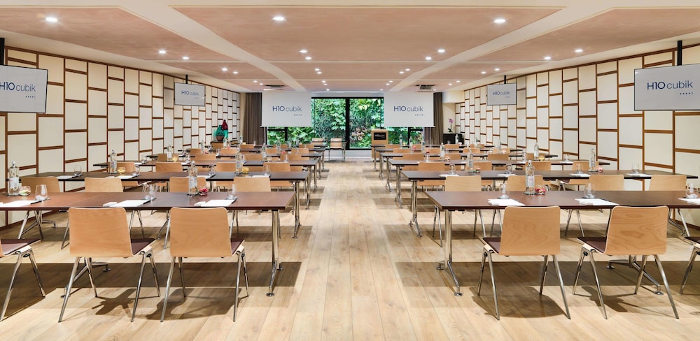 H10 Cubik — Restaurant & bars in Barcelona, Catalonia