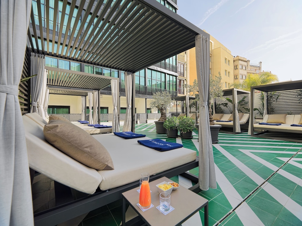 H10 Cubik — Hotel building in Barcelona, Catalonia