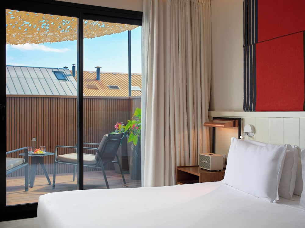 H10 Cubik — Hotel rooms in Barcelona, Catalonia