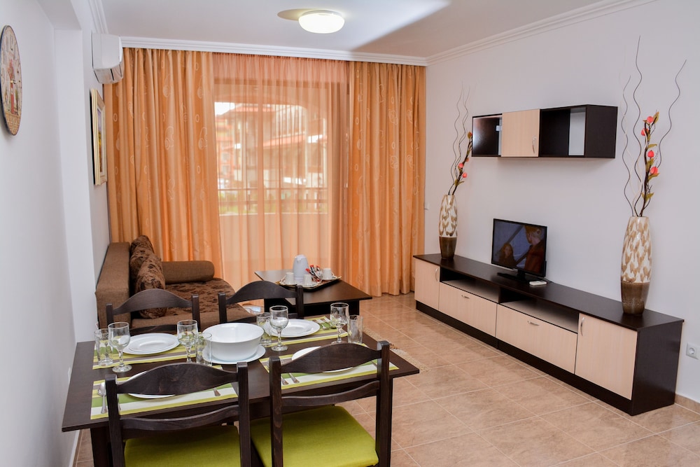 OLYMP Apartcomplex — Hotel rooms in Sveti Vlas, Burgas Region