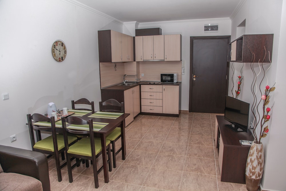 OLYMP Apartcomplex — Hotel rooms in Sveti Vlas, Burgas Region