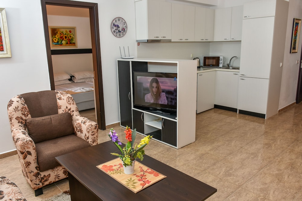 OLYMP Apartcomplex — Hotel rooms in Sveti Vlas, Burgas Region