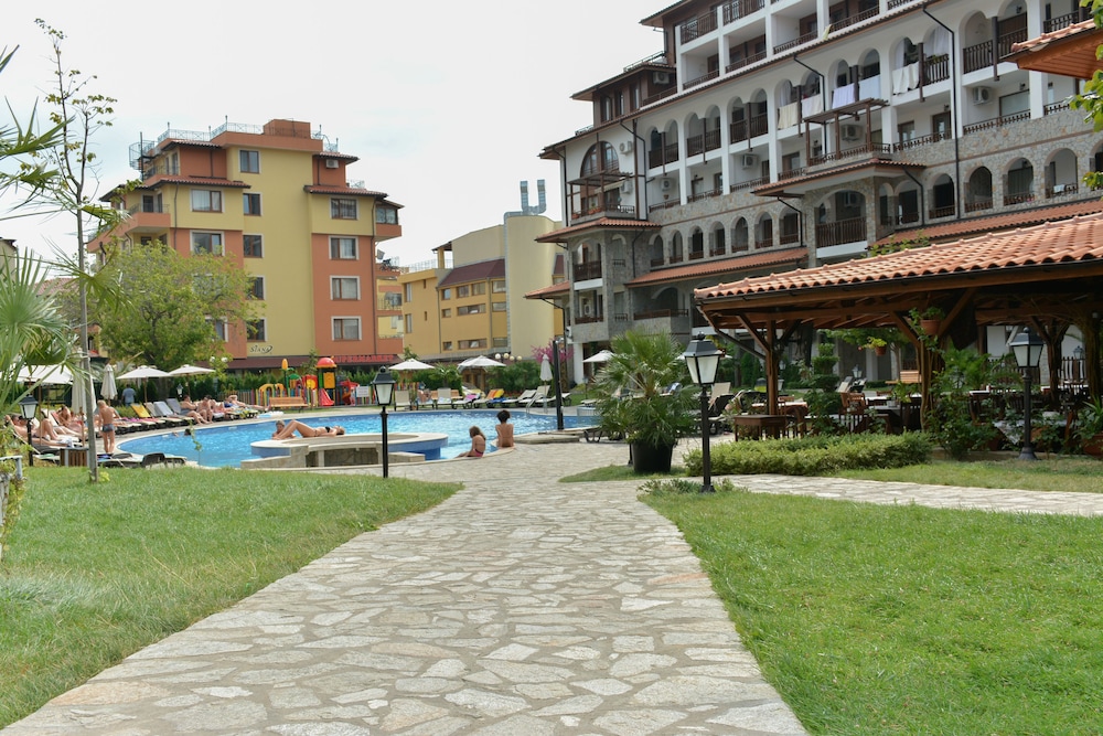 OLYMP Apartcomplex — Swimming pool in Sveti Vlas, Burgas Region