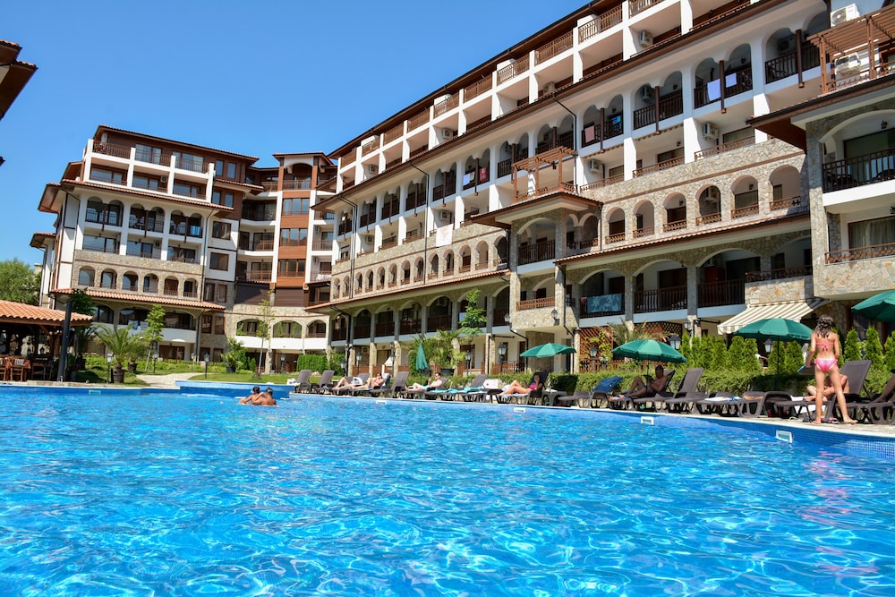 OLYMP Apartcomplex — Swimming pool in Sveti Vlas, Burgas Region