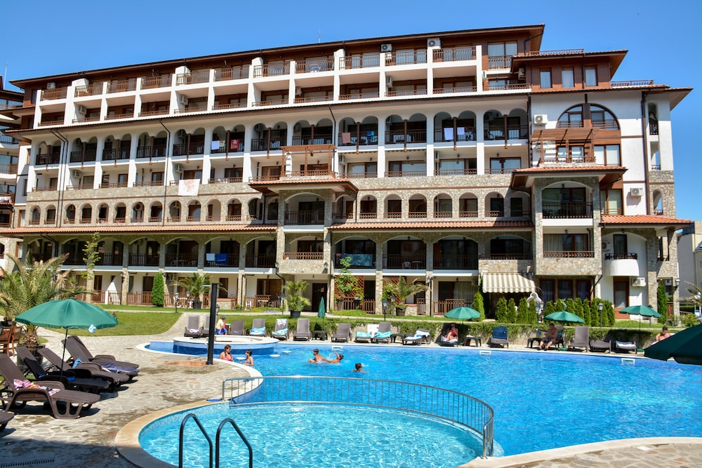 OLYMP Apartcomplex — Swimming pool in Sveti Vlas, Burgas Region