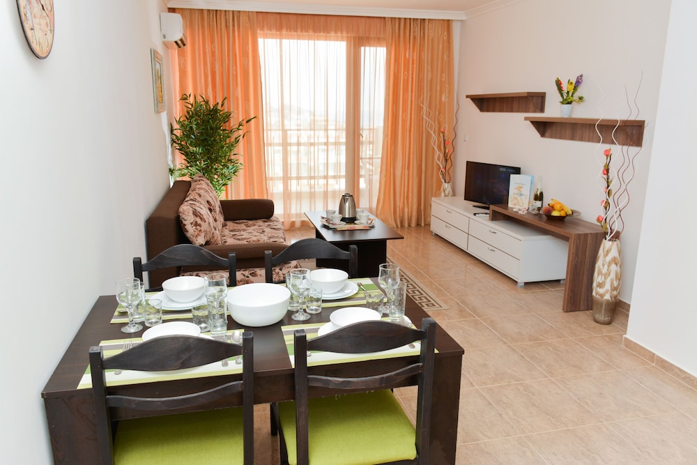 OLYMP Apartcomplex — Hotel rooms in Sveti Vlas, Burgas Region