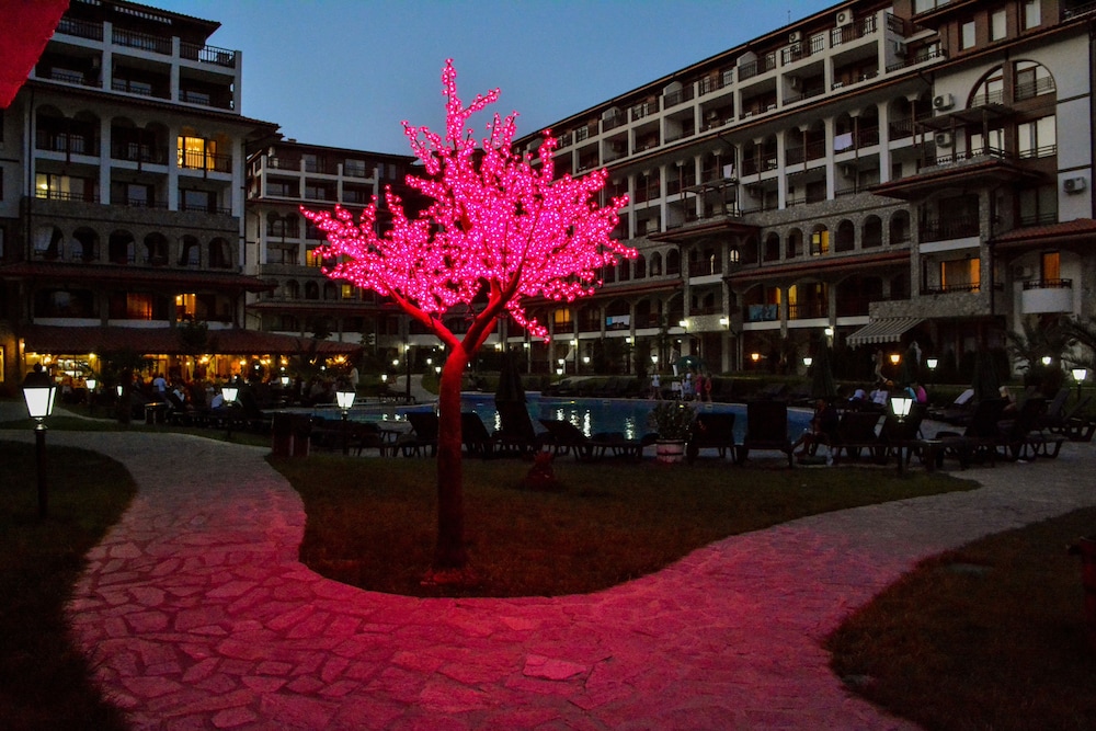 OLYMP Apartcomplex — Hotel building in Sveti Vlas, Burgas Region