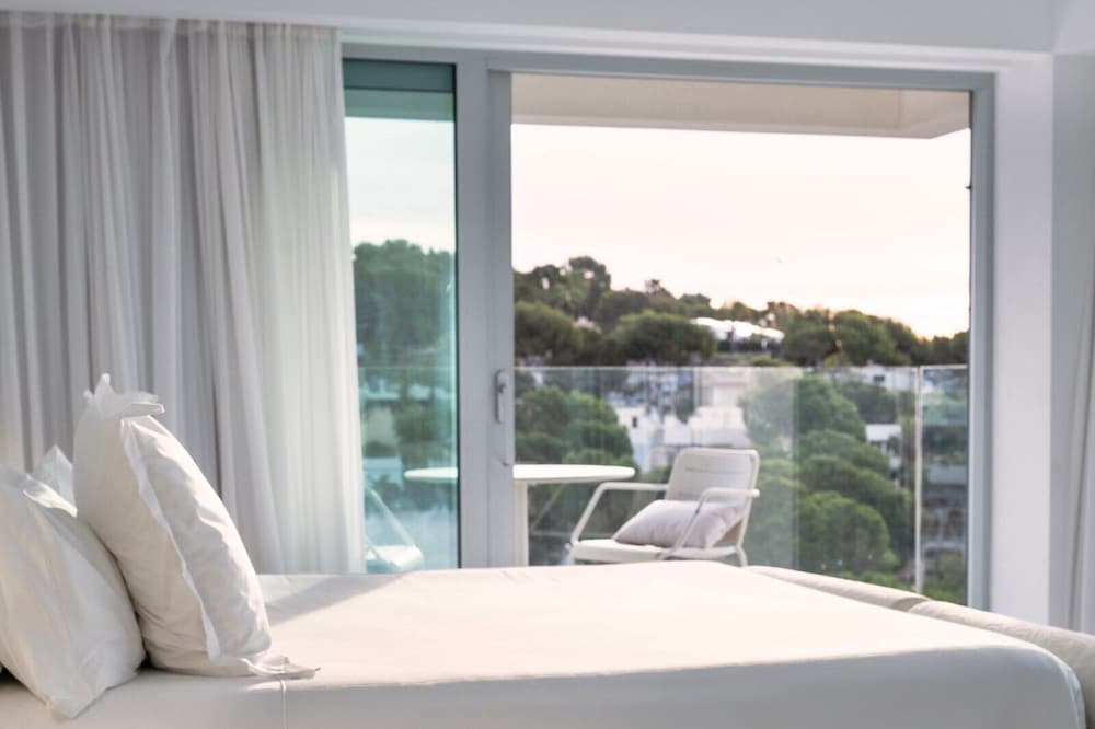 The Donna Portals — Hotel rooms in Portals Nous, Balearic Islands