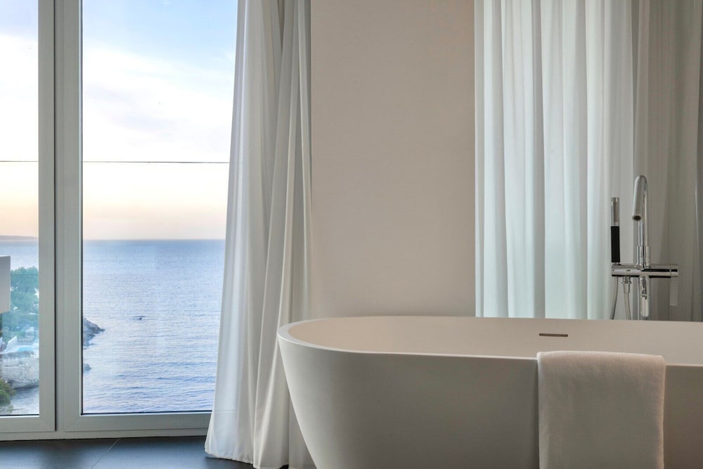 The Donna Portals — Hotel rooms in Portals Nous, Balearic Islands