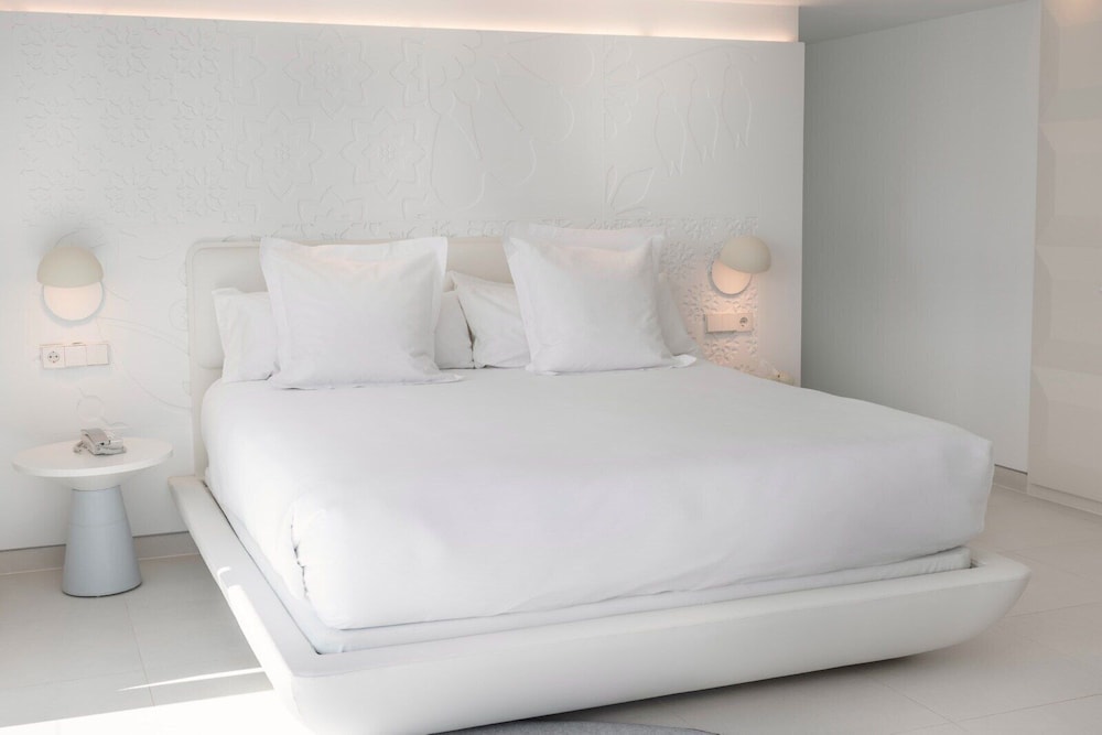 The Donna Portals — Hotel rooms in Portals Nous, Balearic Islands