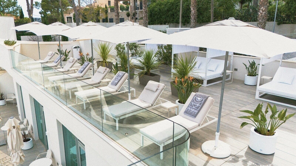 The Donna Portals — Swimming pool in Portals Nous, Balearic Islands