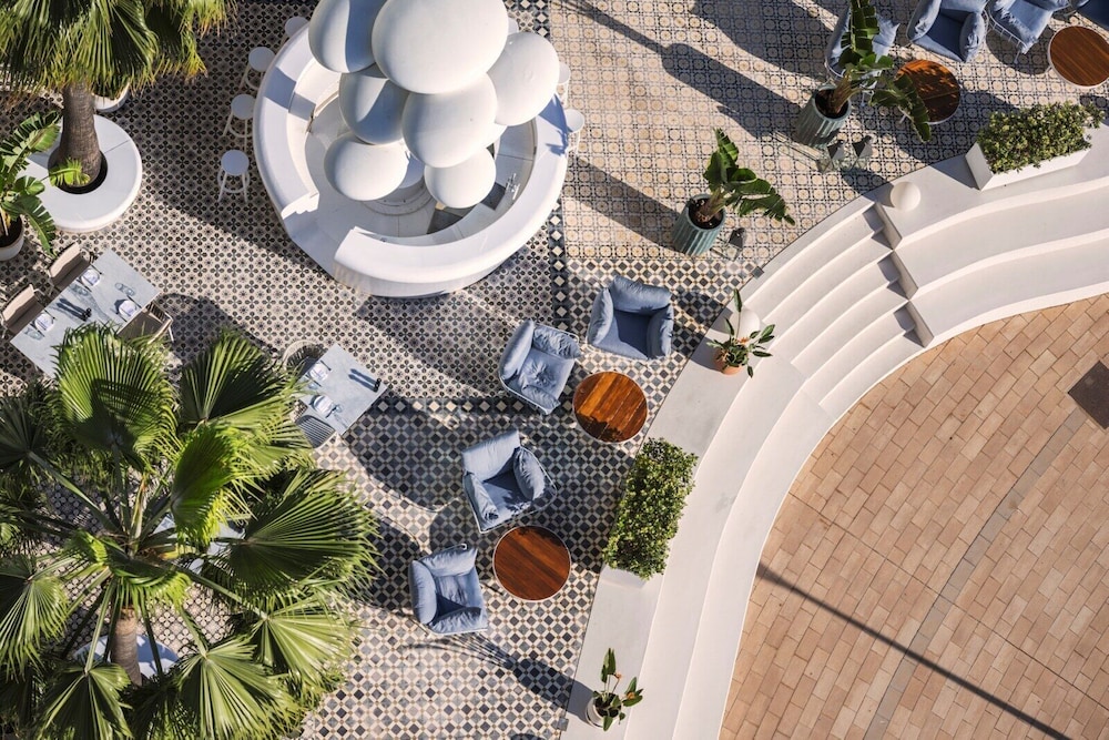 The Donna Portals — Restaurant & bars in Portals Nous, Balearic Islands