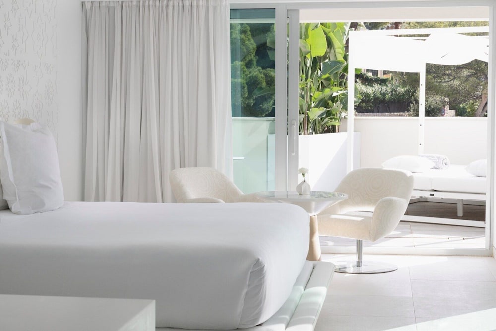 The Donna Portals — Hotel rooms in Portals Nous, Balearic Islands