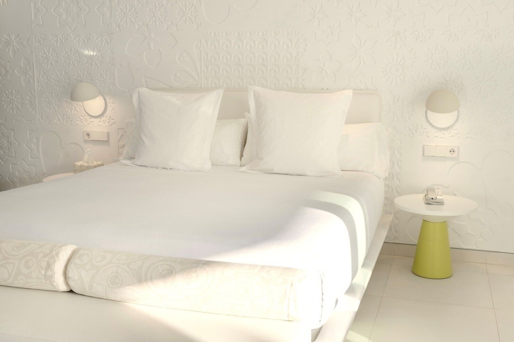 The Donna Portals — Hotel rooms in Portals Nous, Balearic Islands