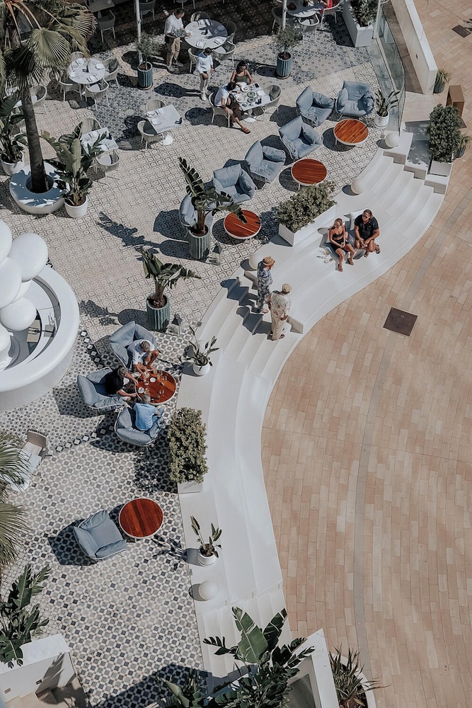 The Donna Portals — Restaurant & bars in Portals Nous, Balearic Islands