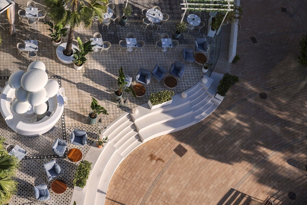 The Donna Portals — Restaurant & bars in Portals Nous, Balearic Islands