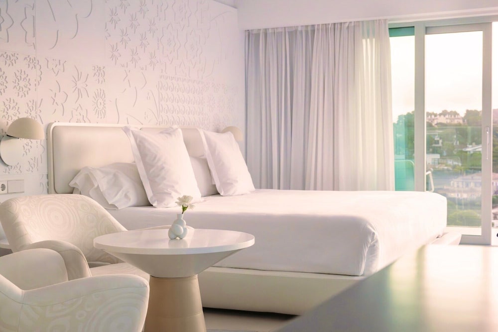 The Donna Portals — Hotel rooms in Portals Nous, Balearic Islands