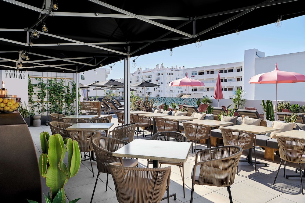 Stic Urban Hotel & Spa — Restaurant & bars in San Antonio, Balearic Islands