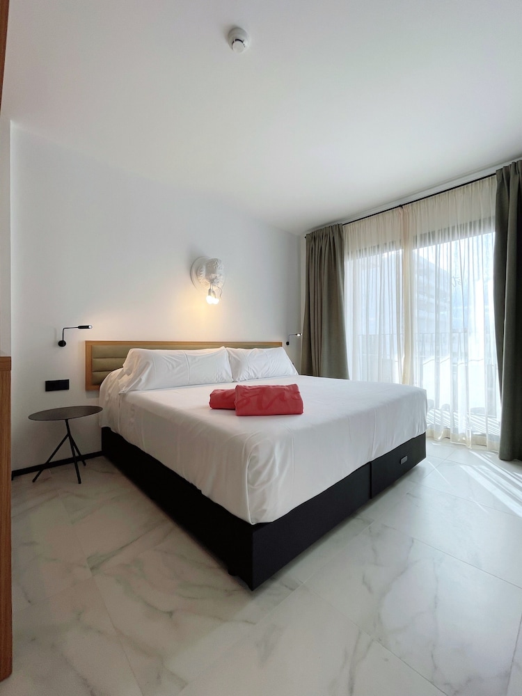 Stic Urban Hotel & Spa — Hotel rooms in San Antonio, Balearic Islands