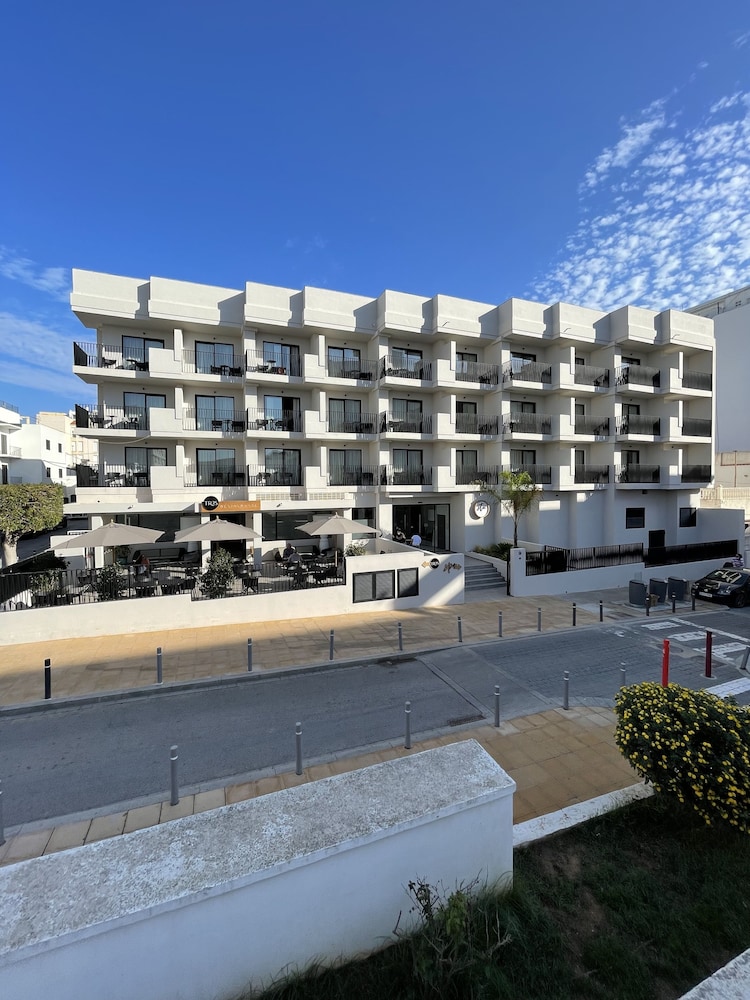 Stic Urban Hotel & Spa — Hotel building in San Antonio, Balearic Islands