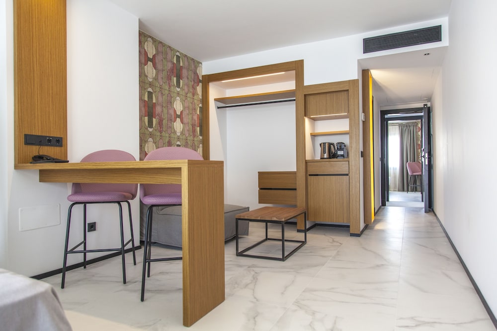 Stic Urban Hotel & Spa — Hotel rooms in San Antonio, Balearic Islands