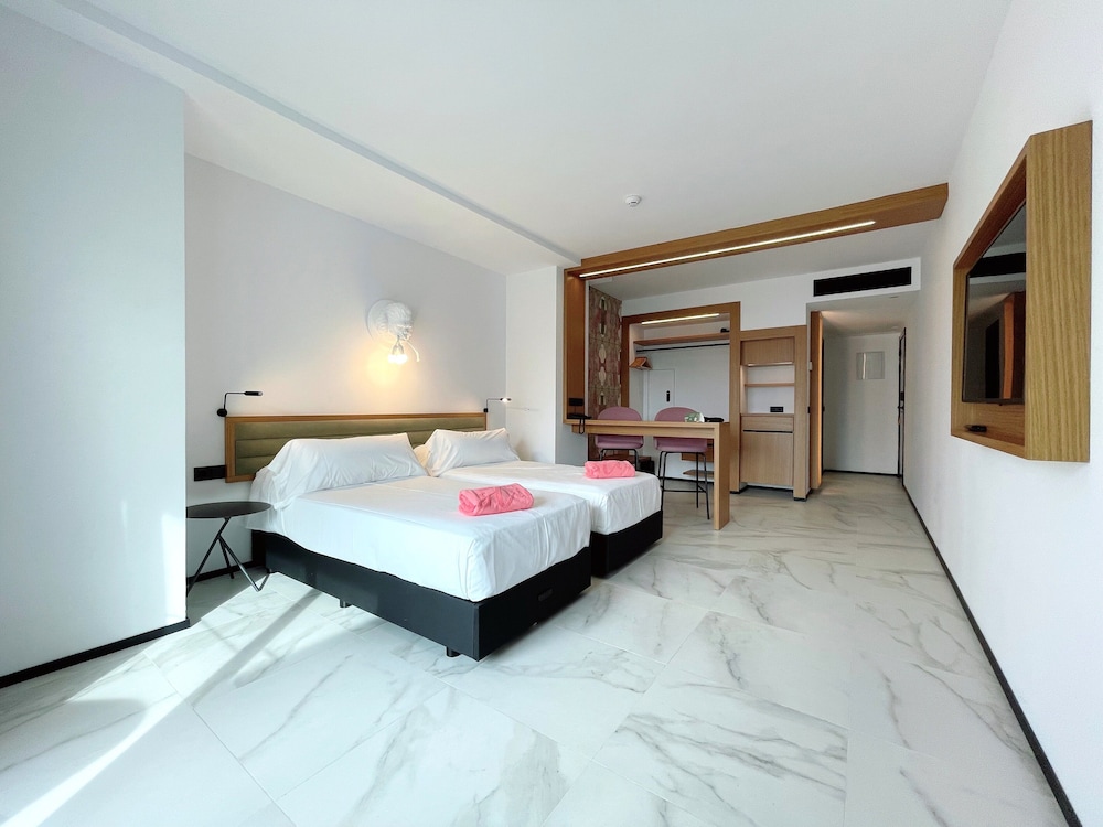 Stic Urban Hotel & Spa — Hotel rooms in San Antonio, Balearic Islands