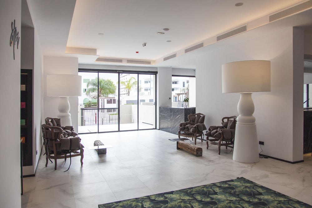 Stic Urban Hotel & Spa — Hotel building in San Antonio, Balearic Islands