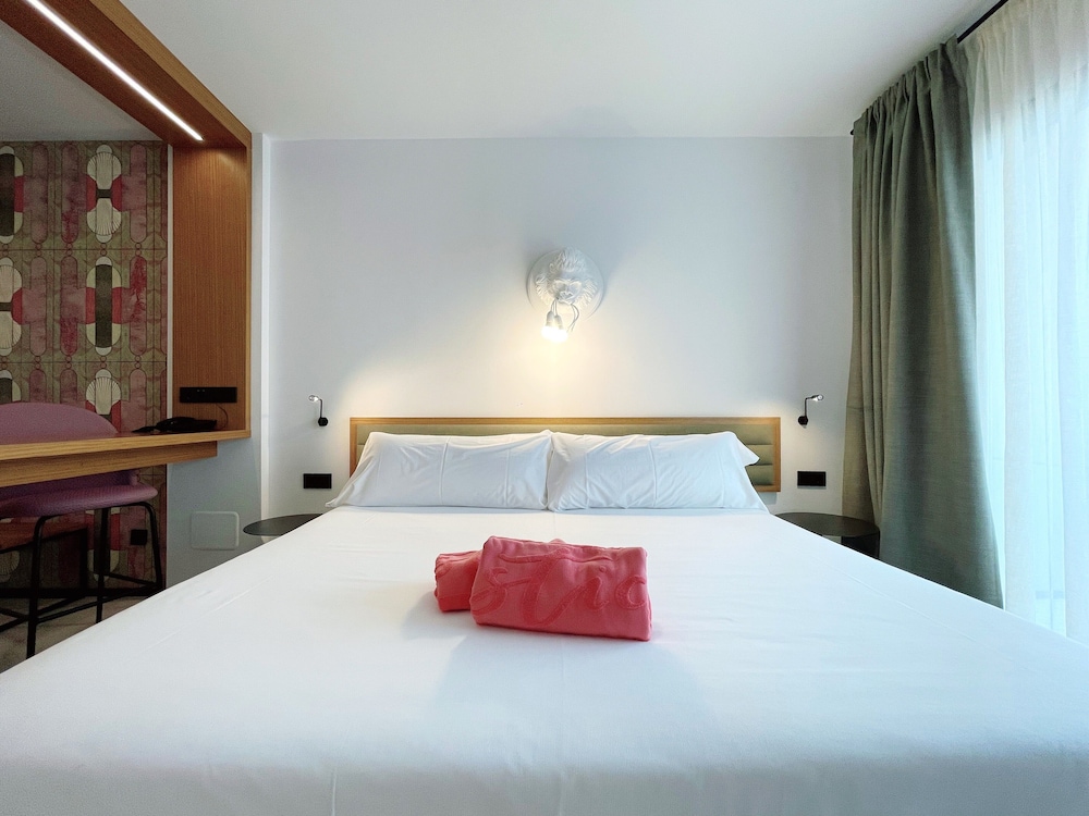 Stic Urban Hotel & Spa — Hotel rooms in San Antonio, Balearic Islands