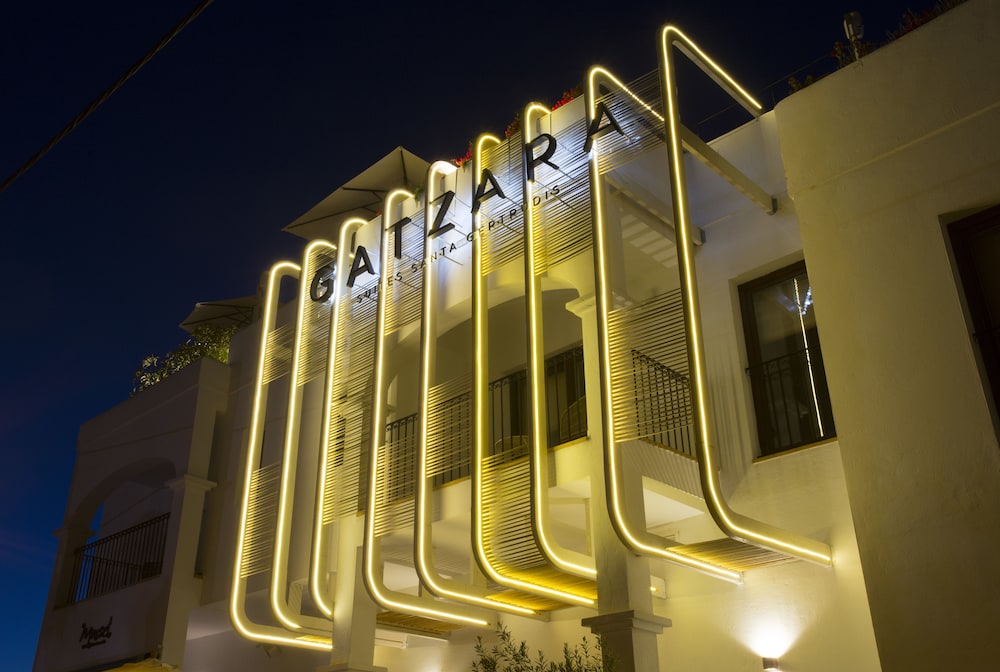 Gatzara Suites Santa Gertrudis — Hotel building in Santa Eulalia, Balearic Islands
