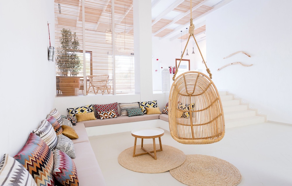 Gatzara Suites Santa Gertrudis — Restaurant & bars in Santa Eulalia, Balearic Islands