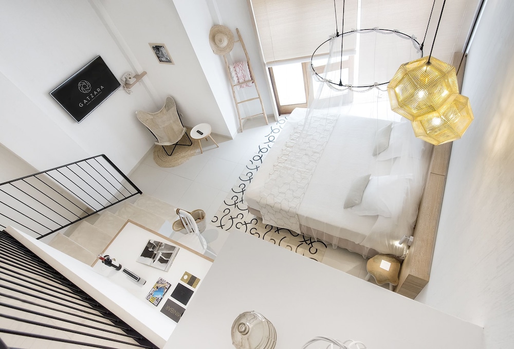 Gatzara Suites Santa Gertrudis — Hotel rooms in Santa Eulalia, Balearic Islands