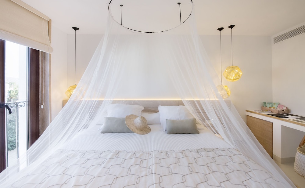 Gatzara Suites Santa Gertrudis — Hotel rooms in Santa Eulalia, Balearic Islands