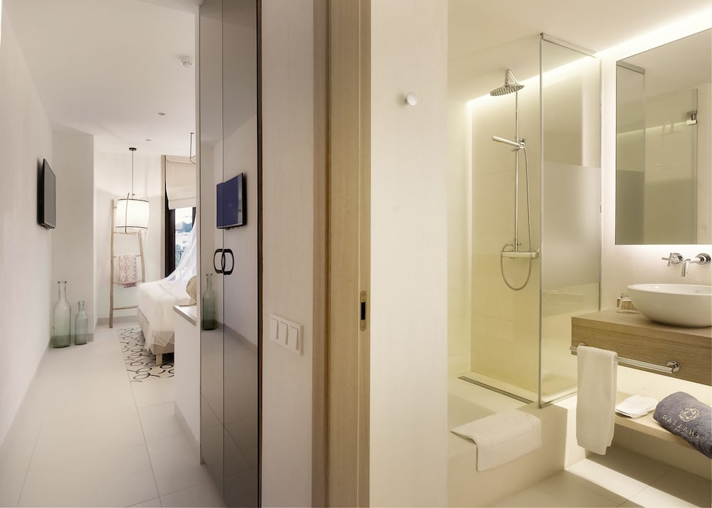 Gatzara Suites Santa Gertrudis — Hotel rooms in Santa Eulalia, Balearic Islands