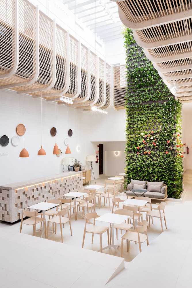Gatzara Suites Santa Gertrudis — Restaurant & bars in Santa Eulalia, Balearic Islands