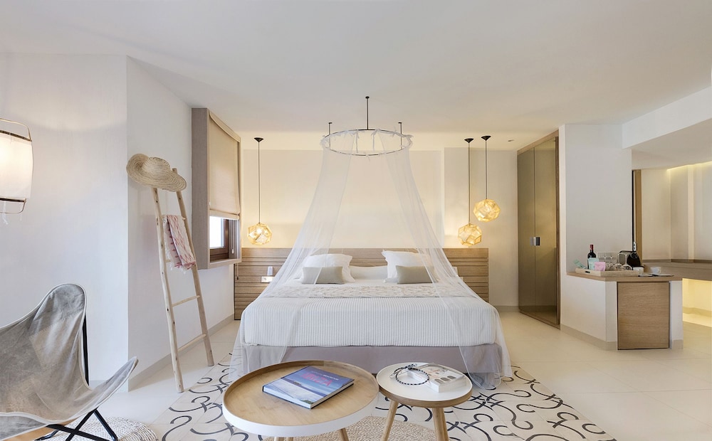 Gatzara Suites Santa Gertrudis — Hotel rooms in Santa Eulalia, Balearic Islands