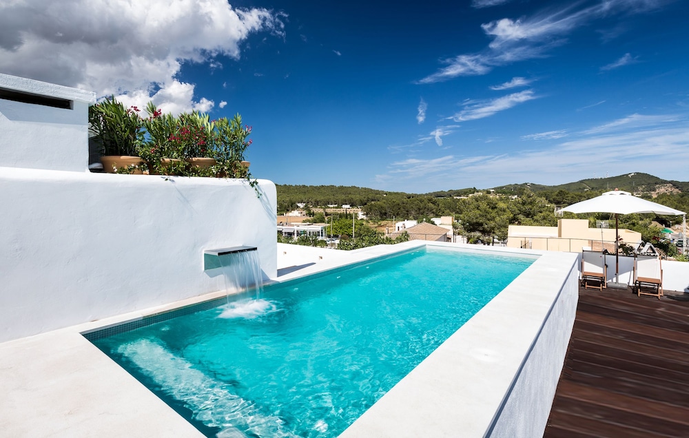 Gatzara Suites Santa Gertrudis — Swimming pool in Santa Eulalia, Balearic Islands