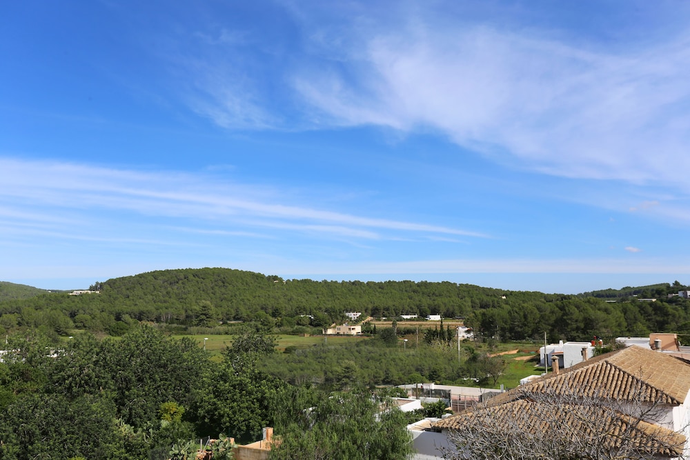 Gatzara Suites Santa Gertrudis — Attractions in the area in Santa Eulalia, Balearic Islands