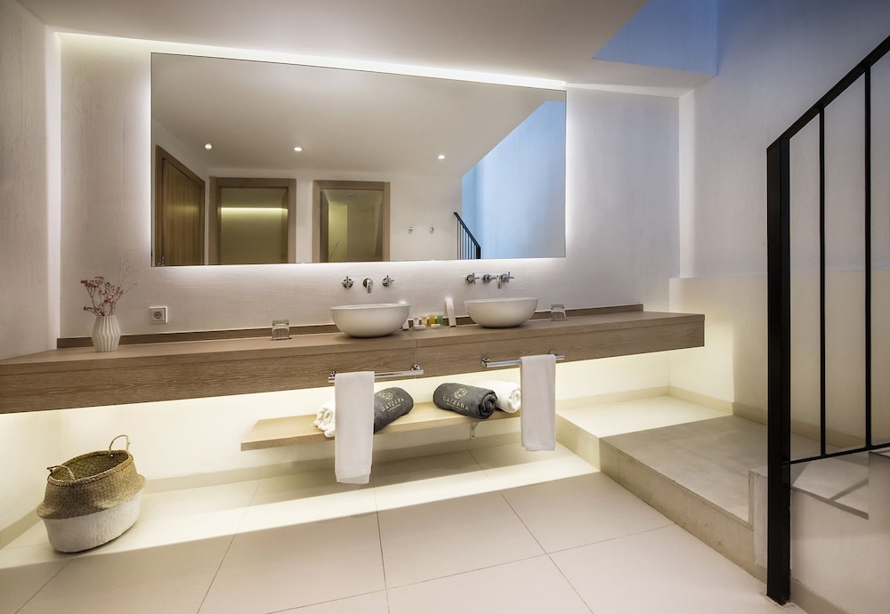 Gatzara Suites Santa Gertrudis — Hotel rooms in Santa Eulalia, Balearic Islands