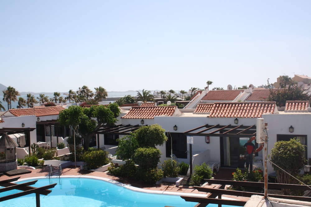 La Concha del Mar Apartments — Hotel building in Corralejo, Canary Islands