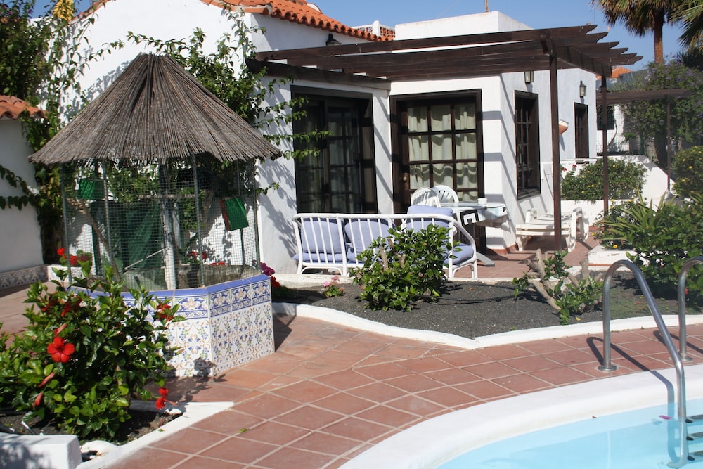 La Concha del Mar Apartments — Hotel building in Corralejo, Canary Islands