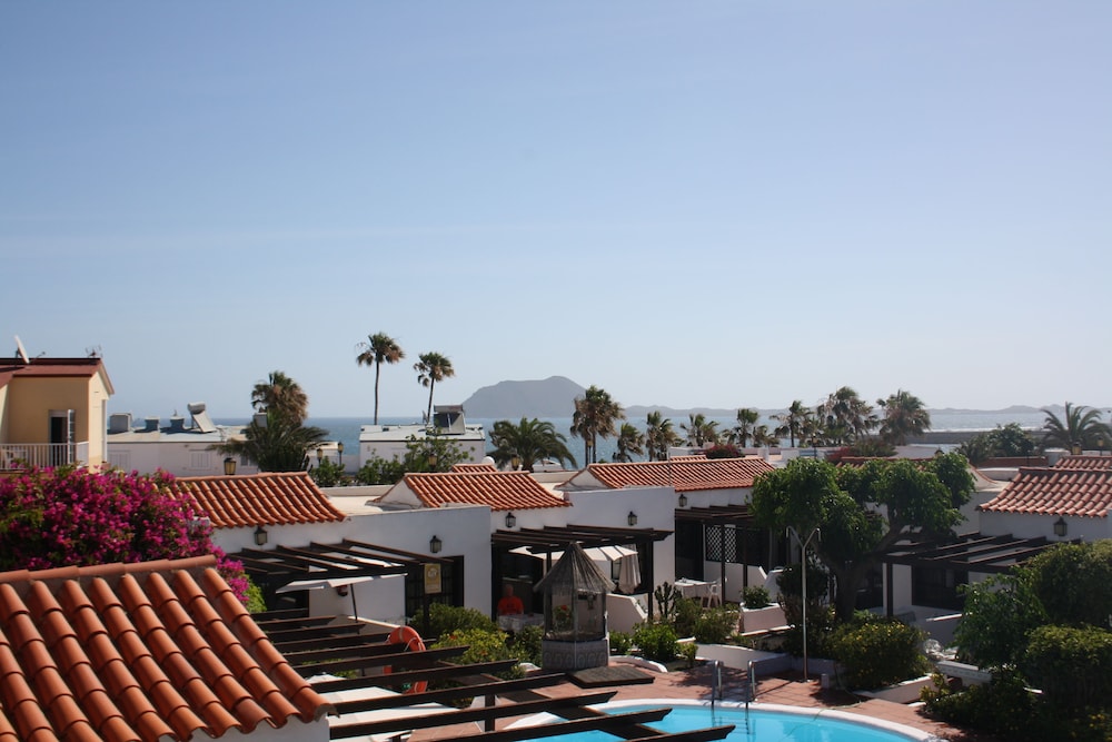 La Concha del Mar Apartments — Hotel building in Corralejo, Canary Islands