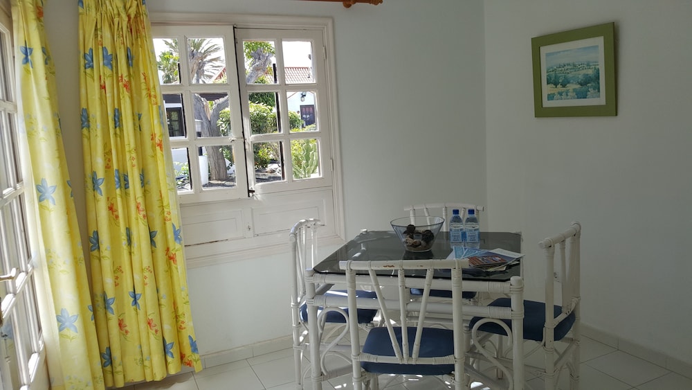 La Concha del Mar Apartments — Hotel rooms in Corralejo, Canary Islands