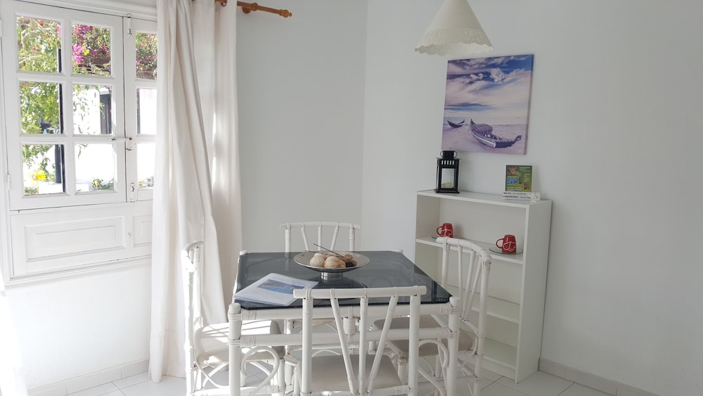 La Concha del Mar Apartments — Hotel rooms in Corralejo, Canary Islands