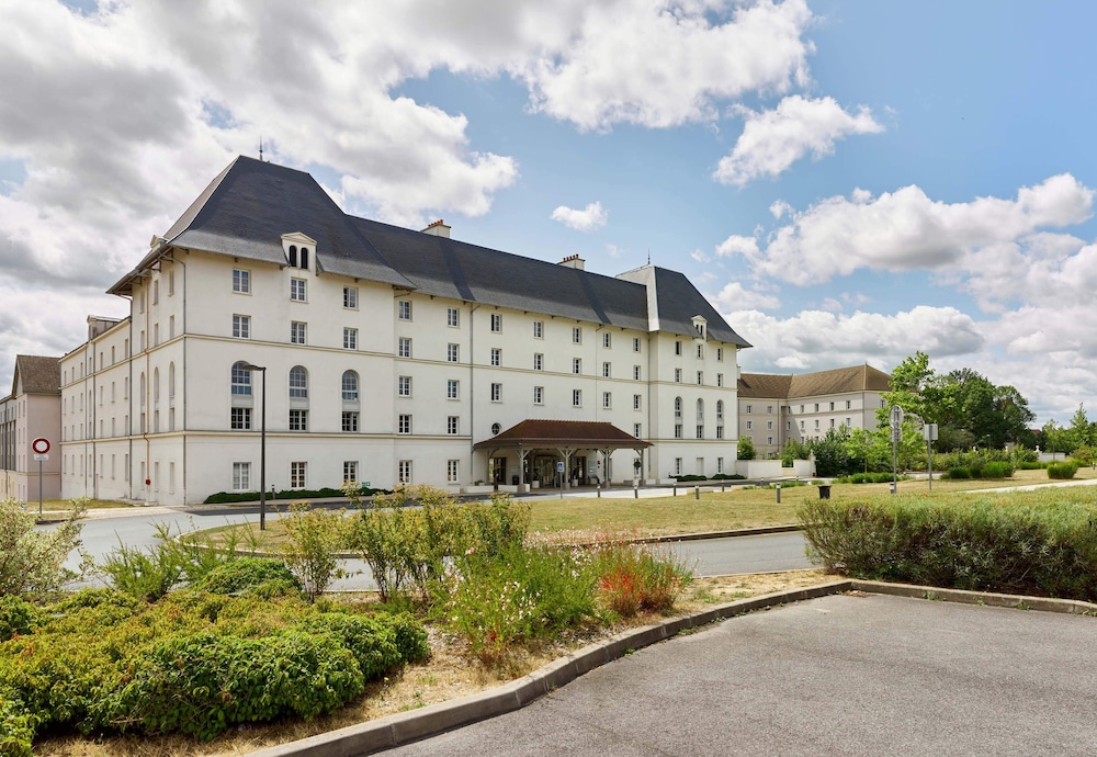 B&B Hôtel près de Disneyland® Paris — Main photo in Disneyland Paris, Ile-de-France